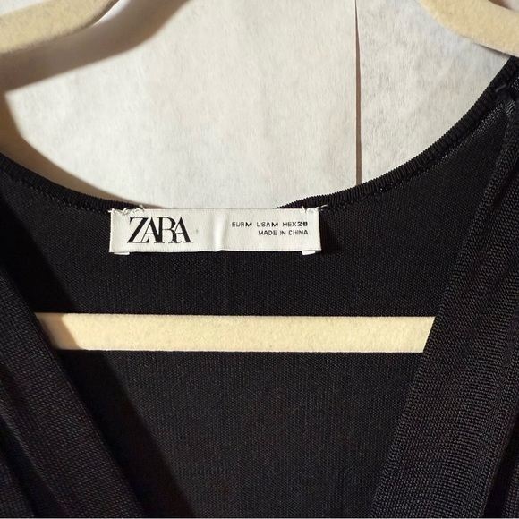 Zara Knit Longsleeve black Maxi dress with vneck and buttons - Picture 3 of 9